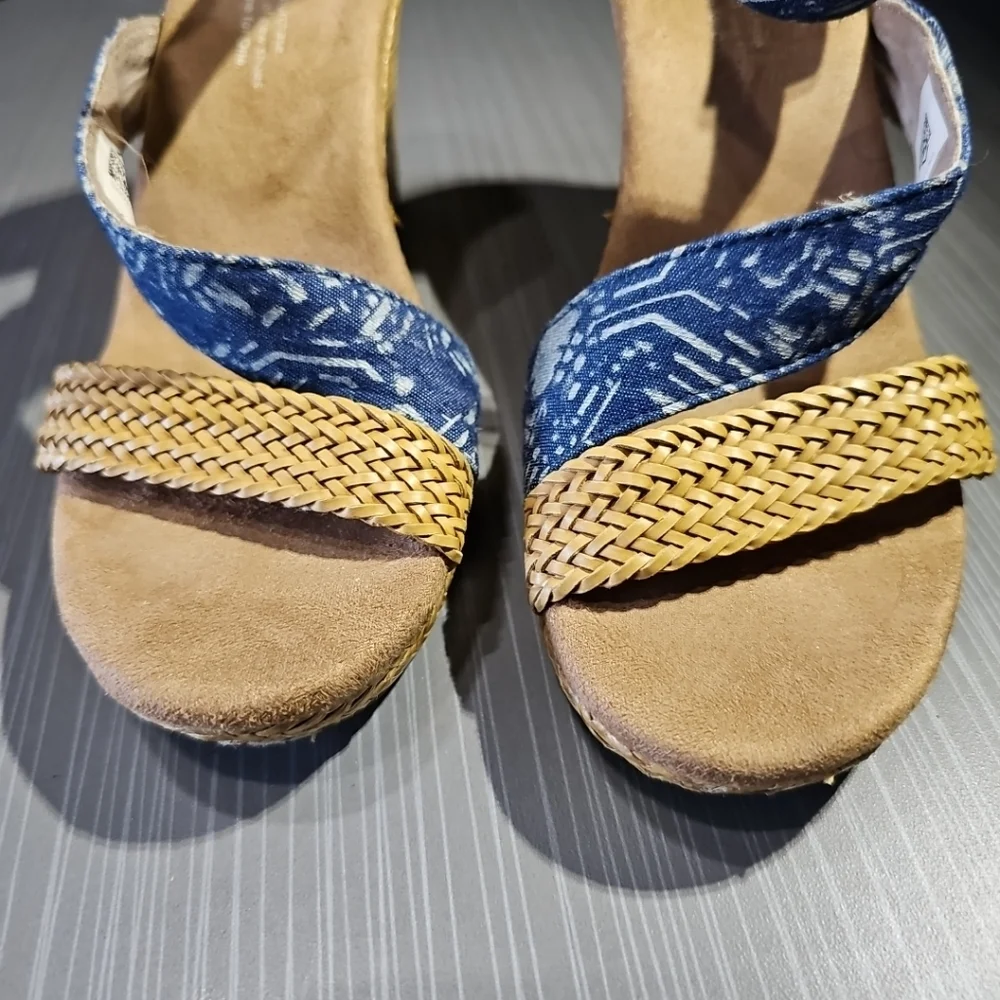 TOMS Blue Wicker Weave Ankle Strap Womens Wedge‎ Open Toe Sandals Shoes Size 6.5